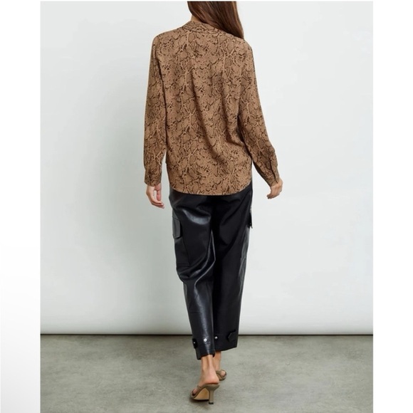 Rails Women’s Noemi Brown Snake Print Long Sleeves Button Down Shirt Size M - Picture 10 of 10